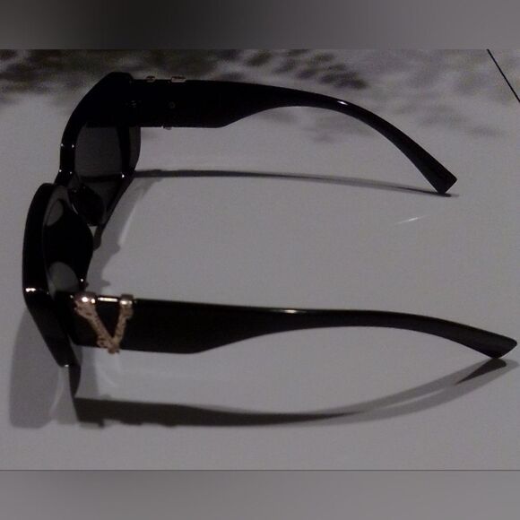 Designer Black Sunglasses with Metal Logo Accent - Like New - Picture 4 of 6